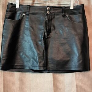 Express Black Faux Leather Mini Skirt Y2K Sz 7  Vegan Grunge Festival Rave
